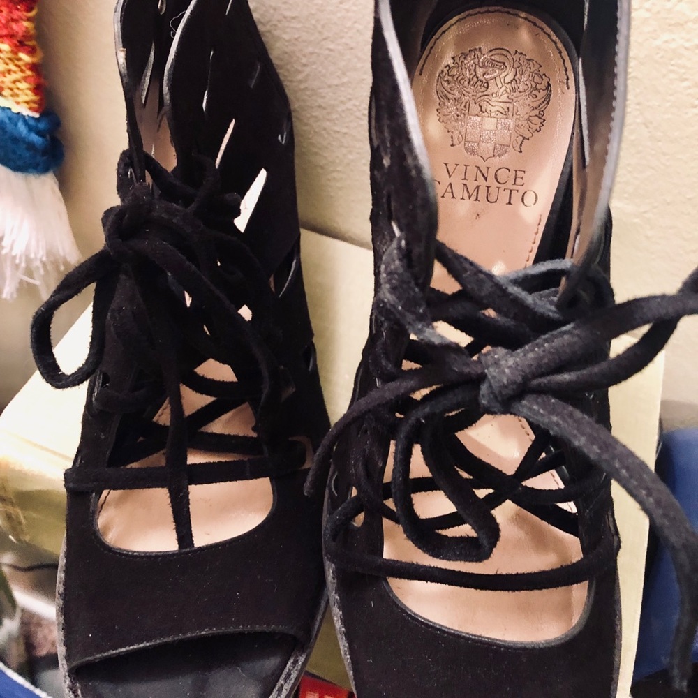 Vince Camuto Laceup Cutout Block Heels | EUC
